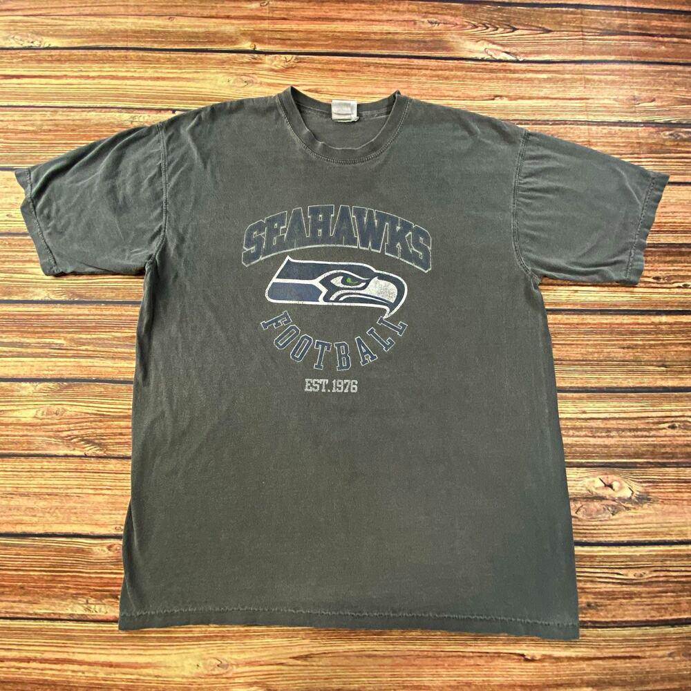 NFL Team Apparel Seattle Seahawks Gray NFL Football Graphic T-Shirt Est. 1976 L